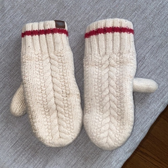 Roots  ivory red trim winter warm mittens - Picture 3 of 9